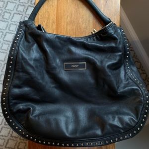 DKNY black leather shoulder bag….great condition!